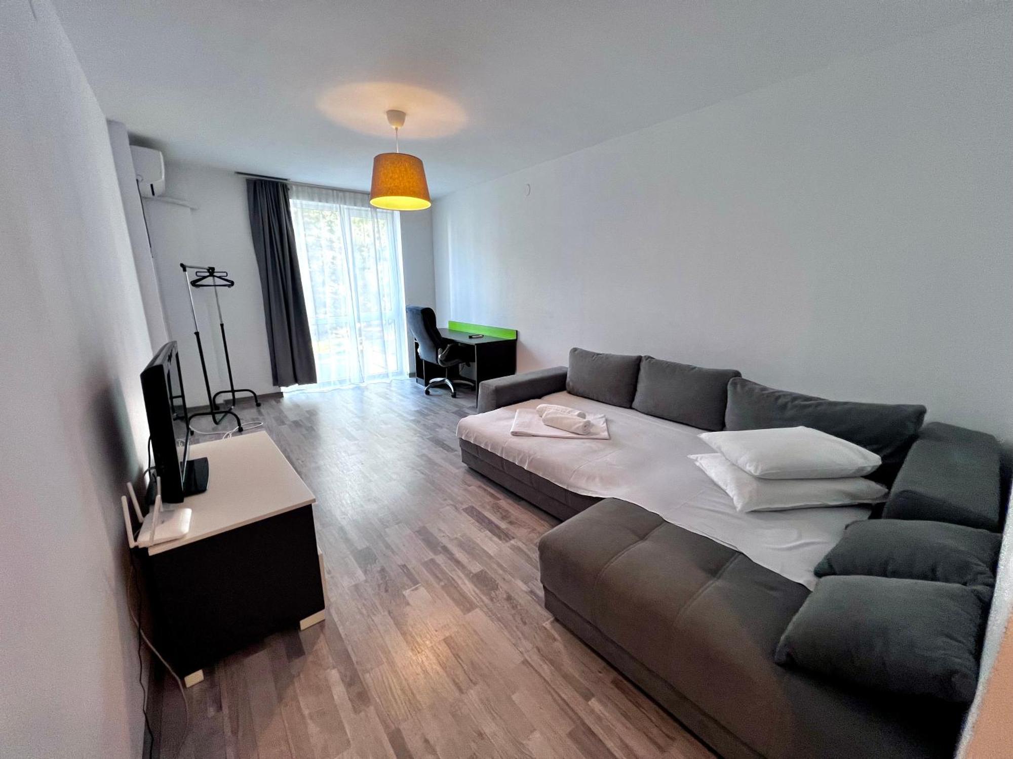 Coralia Luna Park Apartments Mamaia Exterior photo